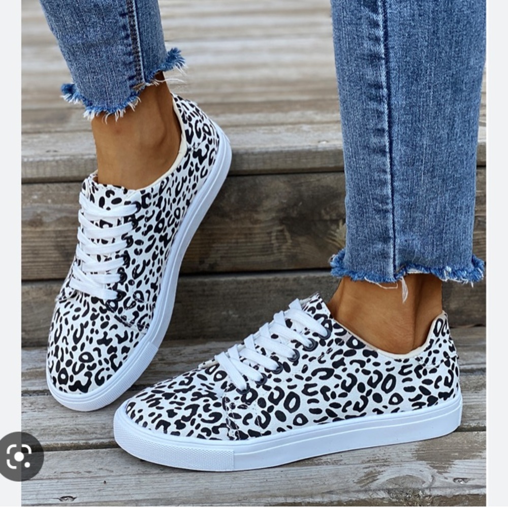 Woman’s leopards print sneakers